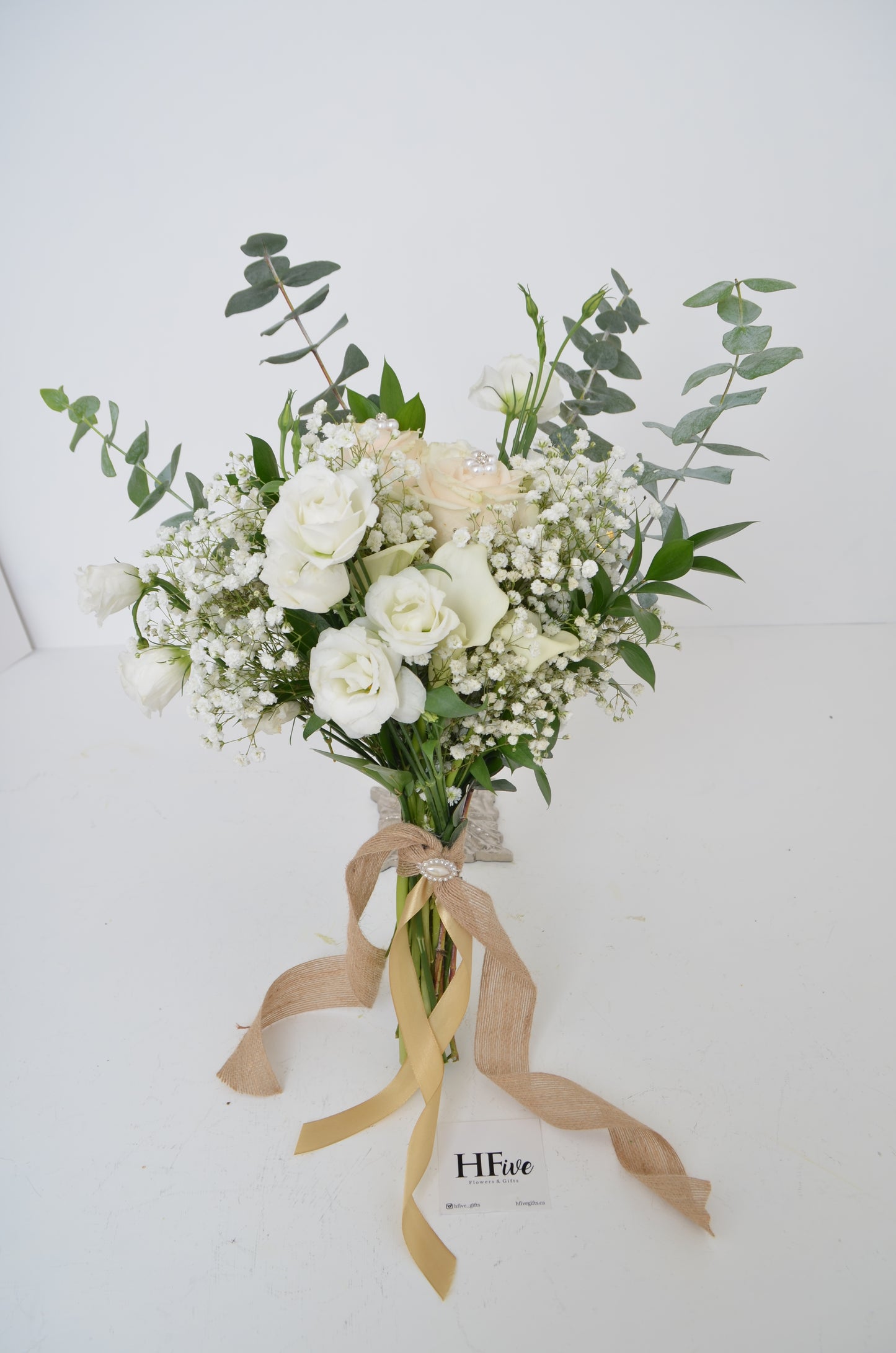 White Blooms Bouquet